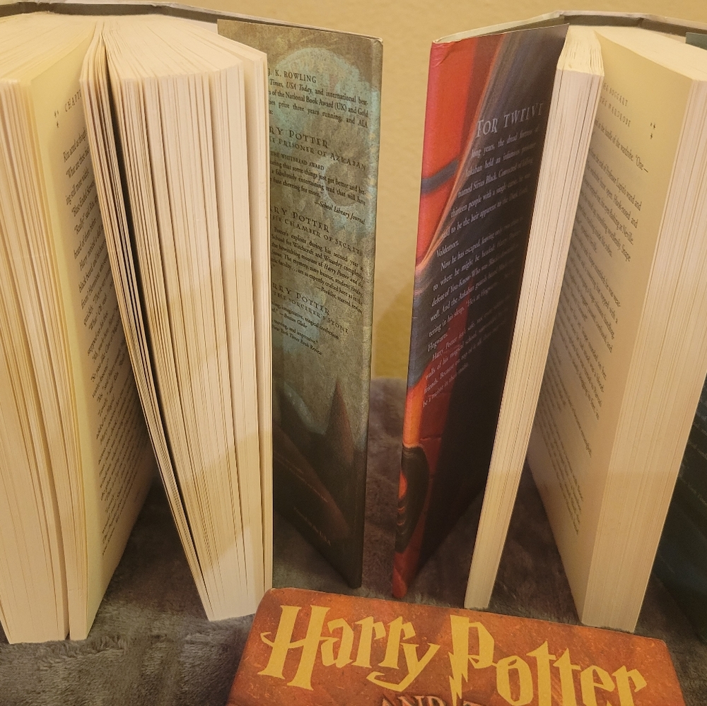 Set of 4 Harry Potter books